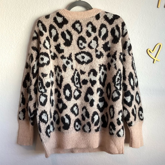 \Zara\• Leopard Print Oversize Sweater - Picture 9 of 12